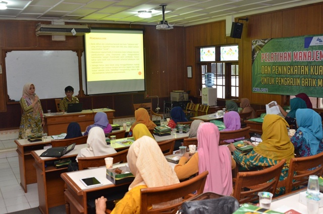 Pendamping pengarahan para pengrajin Batik Mojokerto
